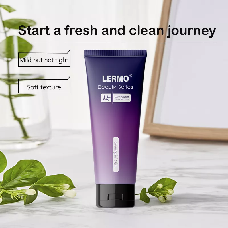 Mild and moisturizing  foam facial cleanser
